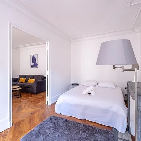 Apartment P4 Appart Parisien Proche Champs Elysees Paris
