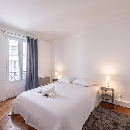 P4 Appart Parisien Proche Champs Elysees Apartment *