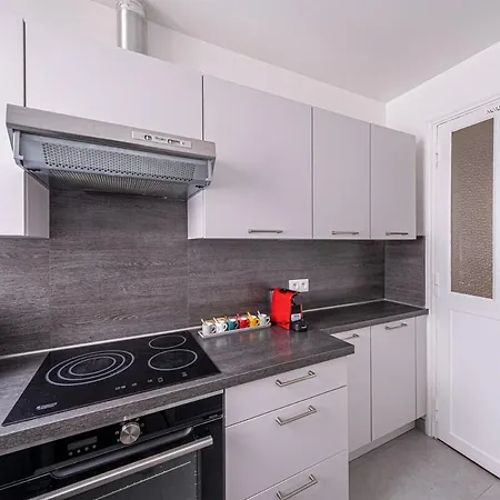 Apartment P4 Appart Parisien Proche Champs Elysees Paris